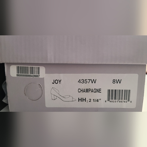 NWB Gold Block Heels - Picture 3 of 4